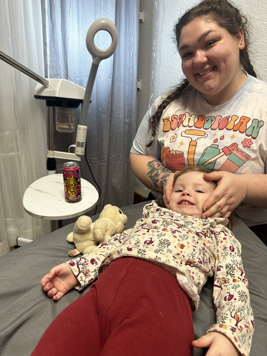 SavageScottiee's tweet photo. Every #Esthetician needs their #GFUEL  
PHOTO CREDIT! #GFUELSCOTTIE
@GFuelEnergy @amygrxceee https://t.co/ysYC72PrAH