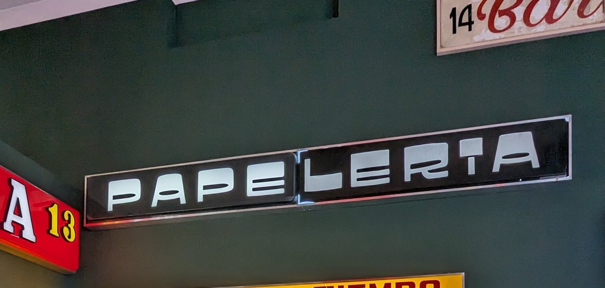 Me gusta mucho esta tipografía. ¿Alguien sabe qué nombre recibe y cuándo se puso de moda?