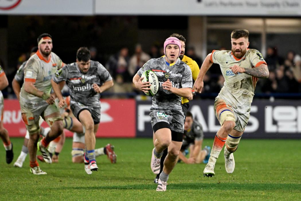 LaMontagne_TDS's tweet photo. Rugby | Challenge Cup
ASM Clermont : de retour comme titulaire face aux Scarlets, Baptiste Jauneau voit enfin le bout du tunnel #ASMSCA
▶️https://t.co/WGnf78Hc7Y https://t.co/JvpuSLF6wA