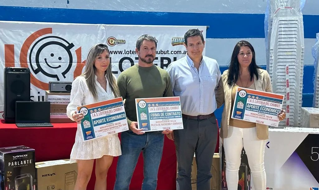 IAS_Chubut's tweet image. ➡️Lotería entregó equipamiento para las Colonias de Vacaciones de Trelew
🙌Los elementos serán puestos a disposición de las colonias, en el marco del pedido realizado por el Gobernador a los distintos organismos provinciales de acompañar a la Educación en toda la provincia.