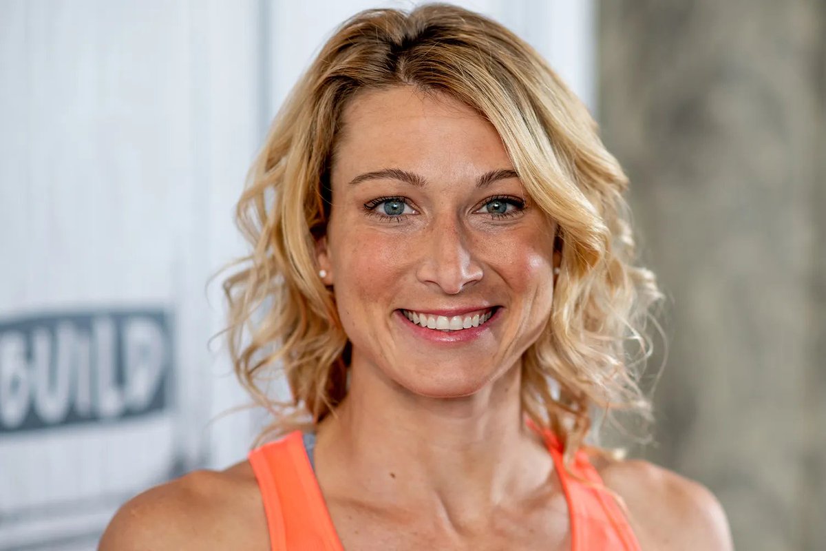 JuanC_Rdgz's tweet photo. 🎬 Happy Birthday Jessie Graff 🎂🎬
#JessieGraff #Supergirl #LisaGold #WonderWoman84 #Competitor #HappyBirthdayJessieGraff https://t.co/eEFO2lYthp