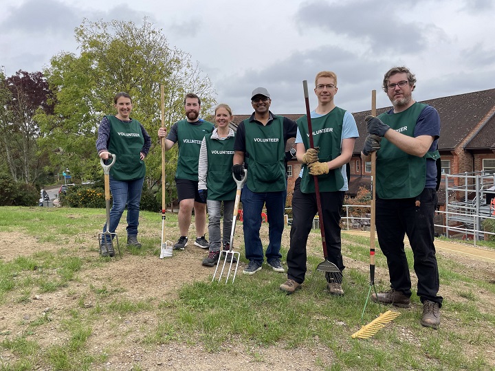 The Amersham Hospital Garden Project is in the customer vote for Tesco Stronger Starts. The scheme gives community projects grants of up to £1,500. Find out more and where to vote ➡ buckshospitalscharity.org/tesco-stronger… @BHTCharity