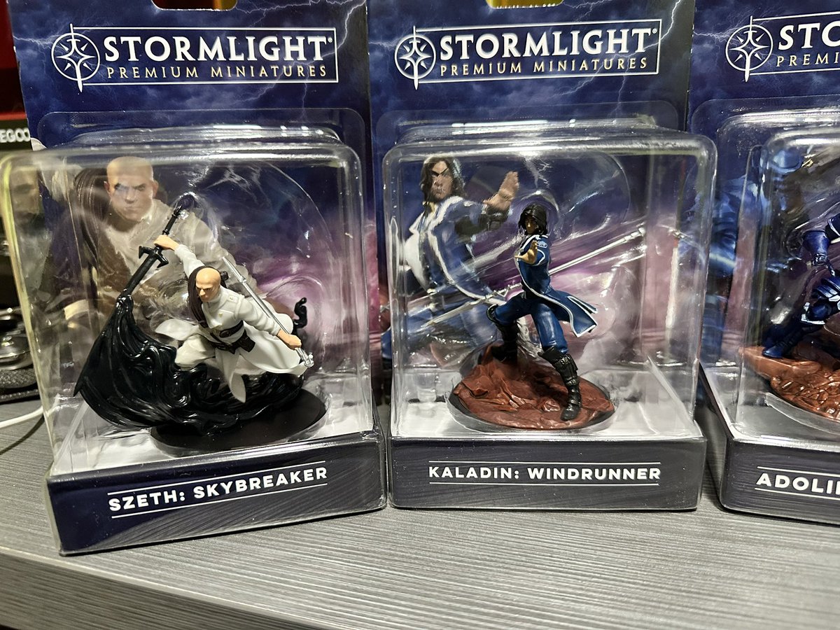 MusTTa_'s tweet photo. Tras más de año y medio de espera… hoy ya me han llegado las miniaturas de el Archivo de las tormentas 😍😍😍 #miniatures #stormlight #szeth #kaladin #stormblessed #adolin #shallan #daddy #dalinar #jasnah https://t.co/vQJDkJd3bg