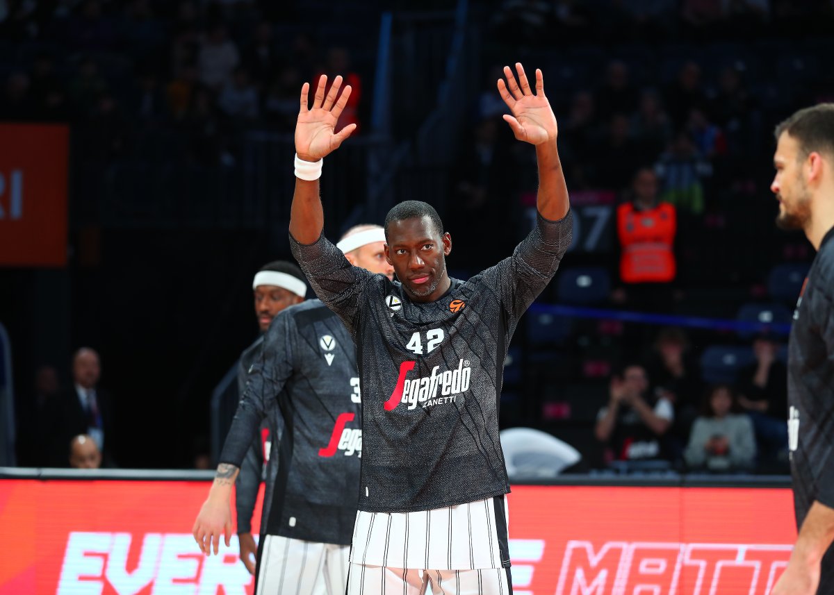 AnadoluEfesSK's tweet photo. Tanıdık yüzler! 🤩 

#BenimYerimBurası https://t.co/eWFaL63KYu