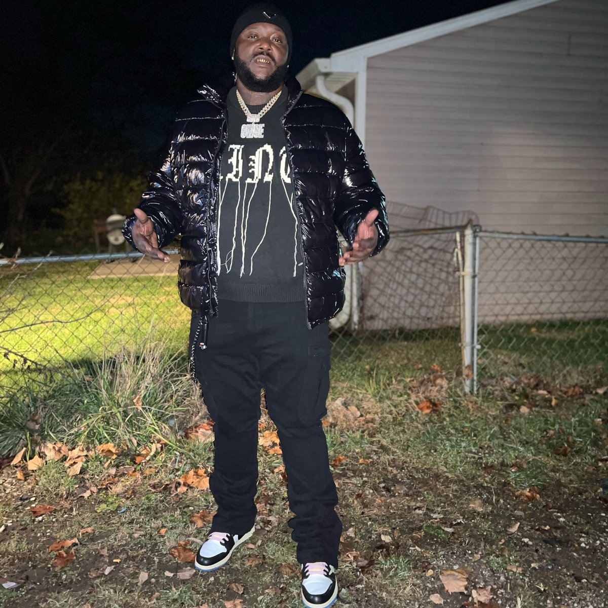 Fuck her on the Flo like I don’t give af!