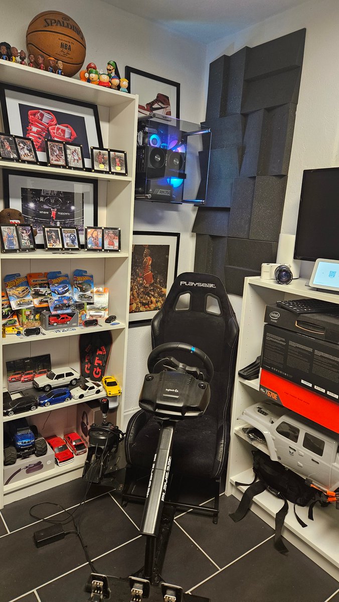 DjQuads's tweet photo. @JayzTwoCents My Basment Studio/gaming setup
Studio PC: 7950x, 128gb Corsair RAM (lots of VST's), Asus TUF 3080, Thermaltake P3

VR/SIM PC: 8086K, 64gb RAM, 2070Super, Thermaltake P1 https://t.co/ScjBkT66aO