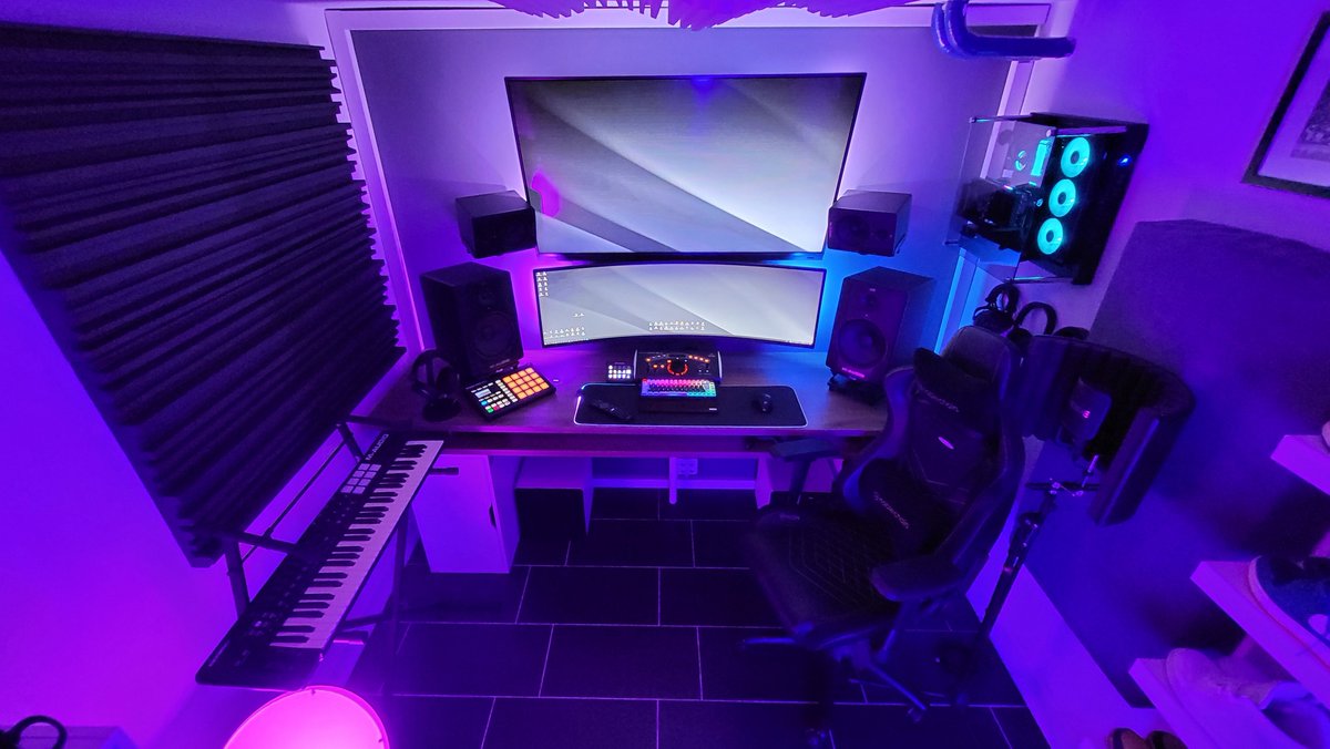DjQuads's tweet photo. @JayzTwoCents My Basment Studio/gaming setup
Studio PC: 7950x, 128gb Corsair RAM (lots of VST's), Asus TUF 3080, Thermaltake P3

VR/SIM PC: 8086K, 64gb RAM, 2070Super, Thermaltake P1 https://t.co/ScjBkT66aO