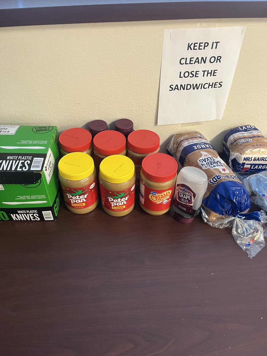 Lee Hart tweet media