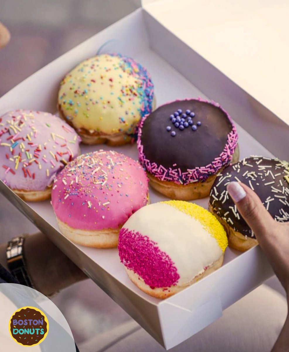 🤗🍩Bir kutu dolusu mutluluğa kim hayır diyebilir?

#donuts #doughnuts #kış #kışlezzetleri #gurme #gurmelezzetler #donut #donutslove #kasım #tatlıkrizi #günlüktaze #delicious #special #colorful #lezzet #kahve #coffee #dopdolumutluluk #love #donutslove #instamood