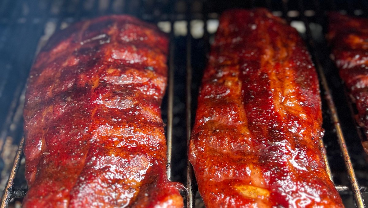 AussomAussie's tweet image. G'day mate! We've chucked ribs on the barbie and given 'em a fair dinkum upgrade - these beauties were seasoned with our Barbie Dust and then smothered in our Raspberry Chipotle Sauce. It's a flavor explosion that'll leave ya gobsmacked! #TrueBlue #SpiceRub #BBQLife