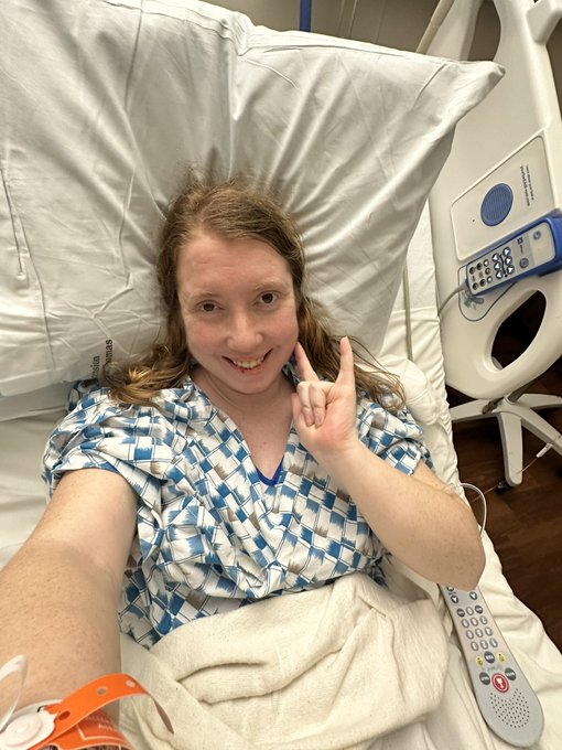 Still in the Hospital https://t.co/jUHlvuVW2I