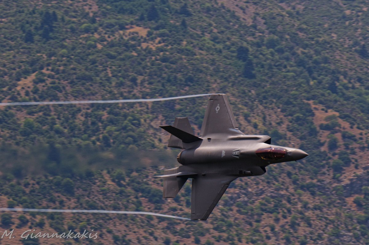 Banking through the valley
.
#f35 #f35lightningii @48fighterwing #48thfighterwing #libertywing #raflakenheath #495valkyries #495fightersquadron #Valkyries #rideofthevalkyries #90degrees #banking #lowlevel #lowflight #jetexhaust #contrails #stealthfighter #stealth #shotoftheday