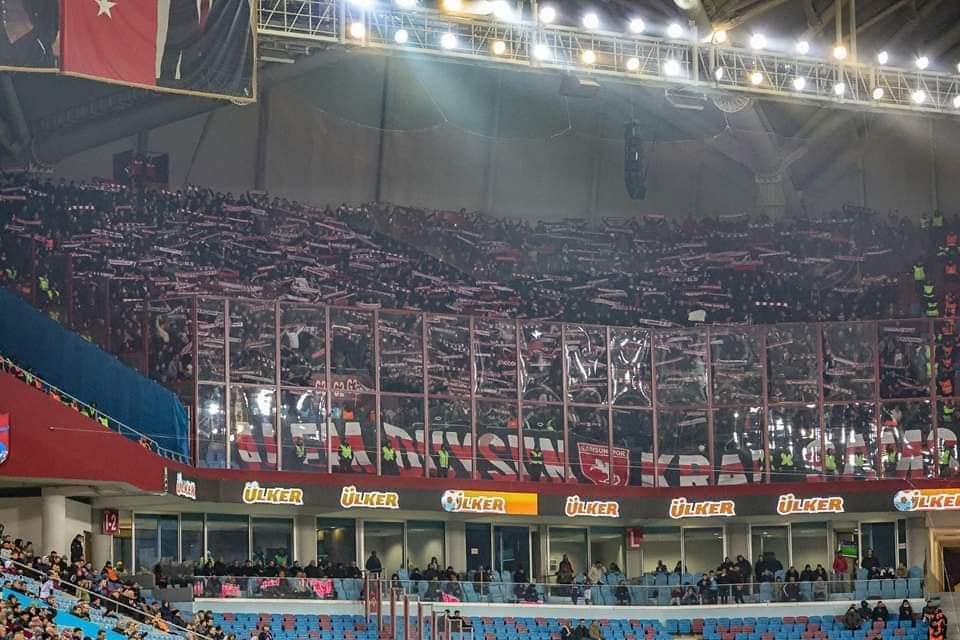 Sana verdiğim para haram olsun.
Ulan <a href="/beINSPORTS_TR/">beIN SPORTS Türkiye</a>  maç boyu bir kere göstermedin oğlum sizin bizimle derdiniz ne . He dur Arma tabi Atatürklü Arma sizin zorunuza gidiyo .
#BeinsportİPTAL  <a href="/beINSPORTS/">beIN SPORTS</a>  lanet olsun sana .