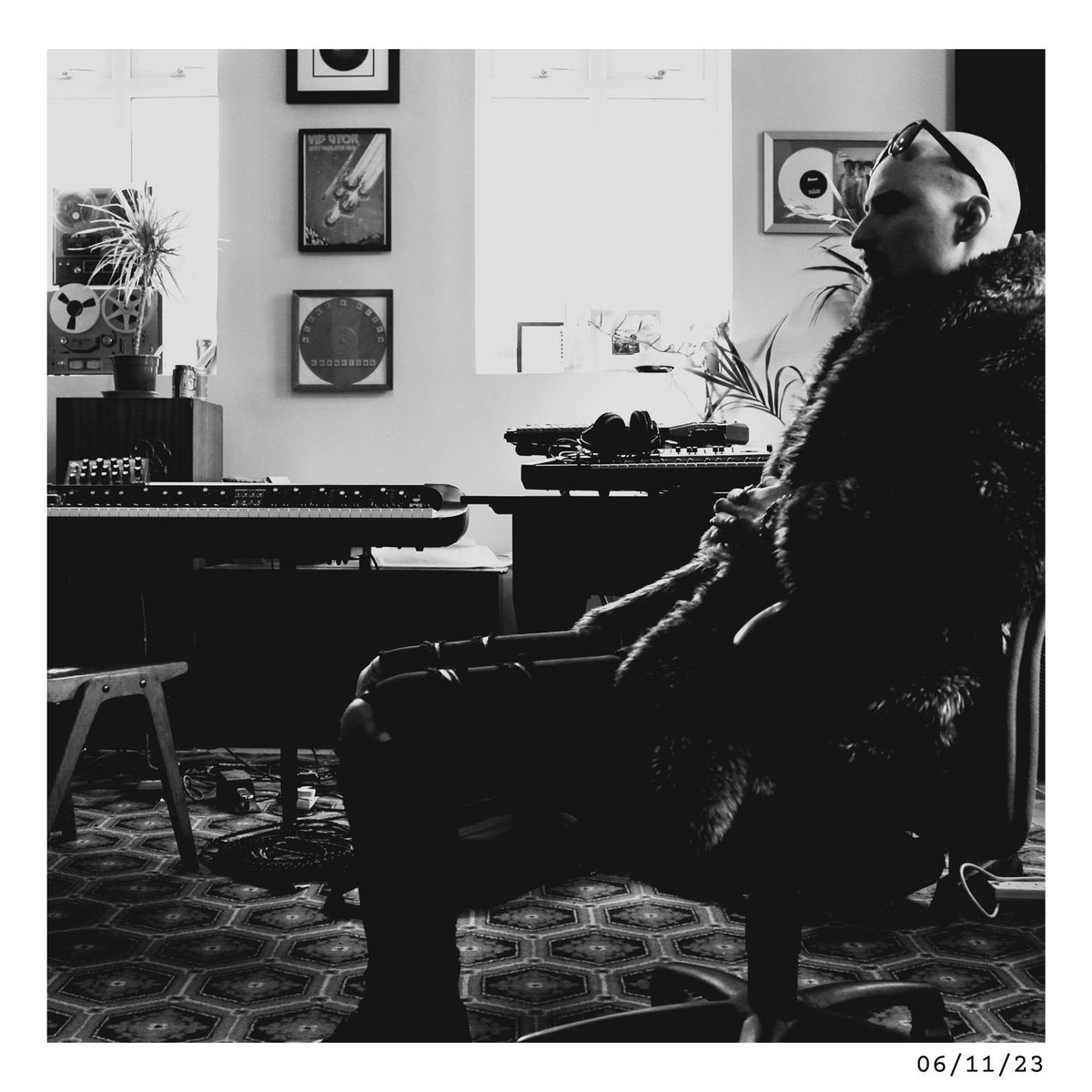 Thanks for all of the love on Monday. Overwhelmed with the warm reception. Much more to come. X

-

Photography and Design: n.i.studios