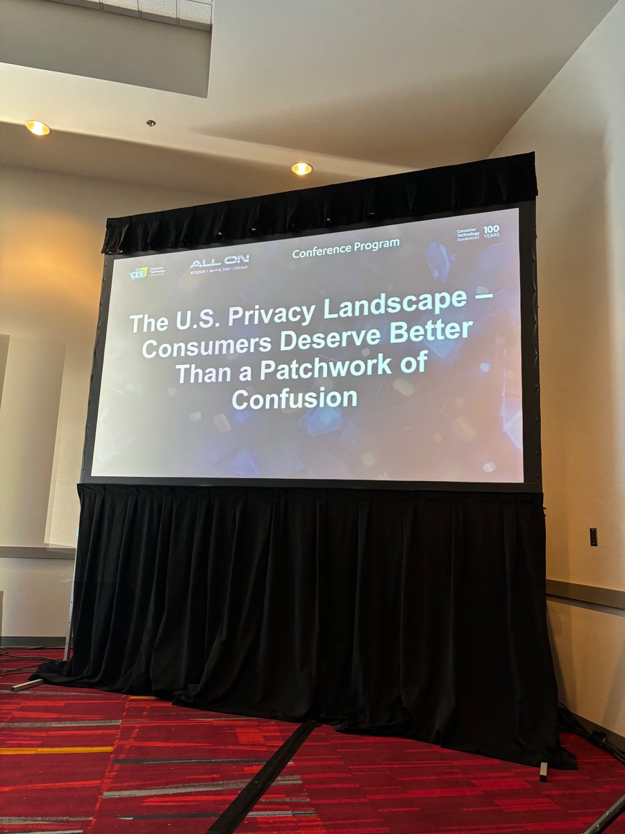 JLeroueil's tweet photo. First @CES https://t.co/09gu7XWkcr