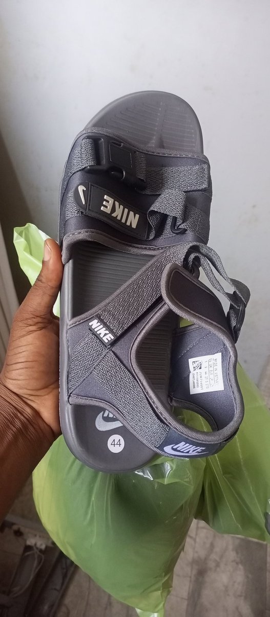 olu_comfy's tweet photo. @debiie_O Awwwnnnn 🥰....I also bought a gift for my husband today too https://t.co/IlKBFnmP4G