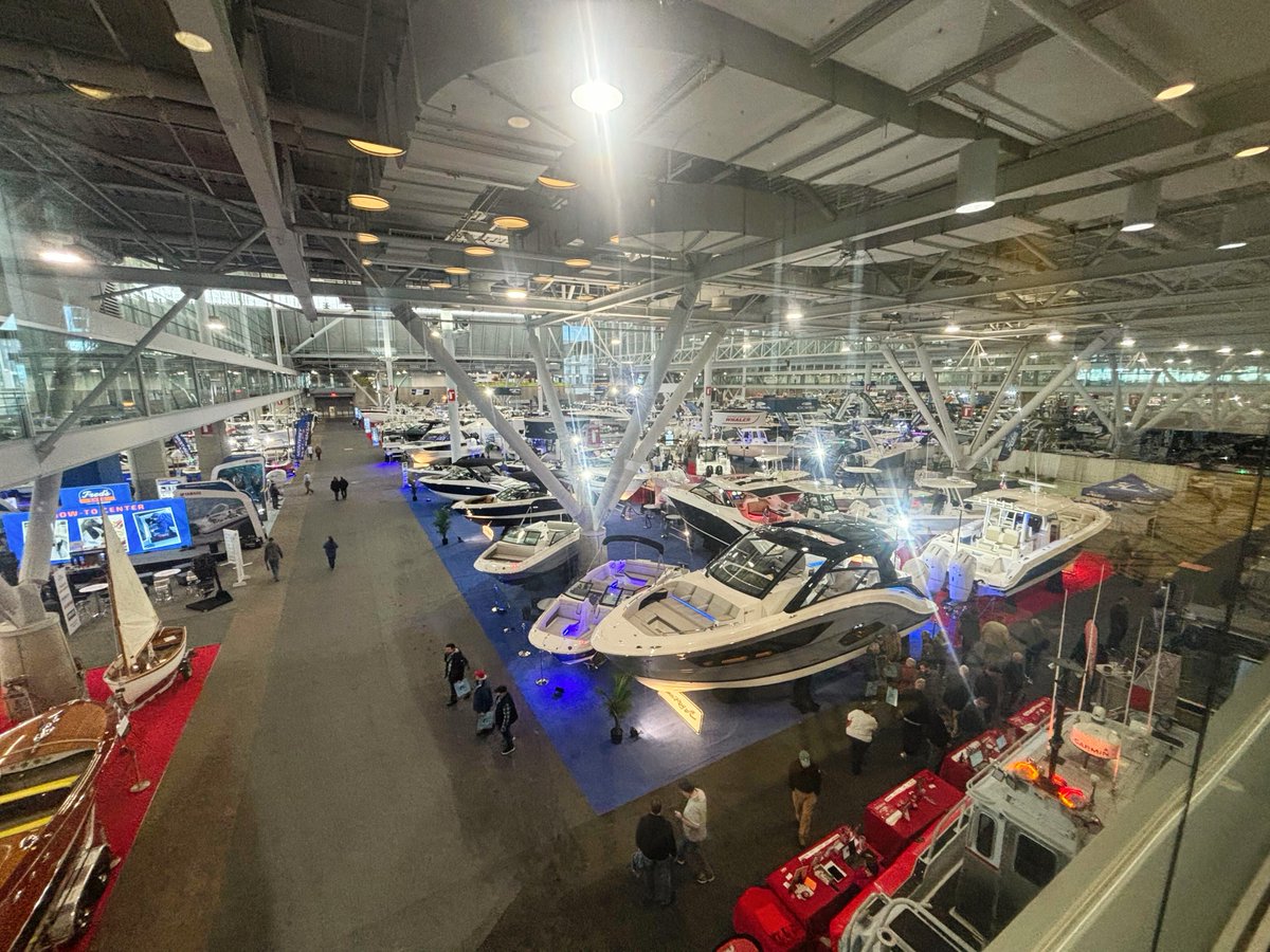champdigital_'s tweet photo. We had a blast walking the @NEBoatShow and hanging with our boating buds, Melvin Village Marina &amp; MacCallum's Boathouse, and even had some boat dealer discussions on all things marketing!

Looking to ride the wave of marketing success? We're the buoy for you! ⚓

#NEBoatShow #MA https://t.co/LAjDWRD86R