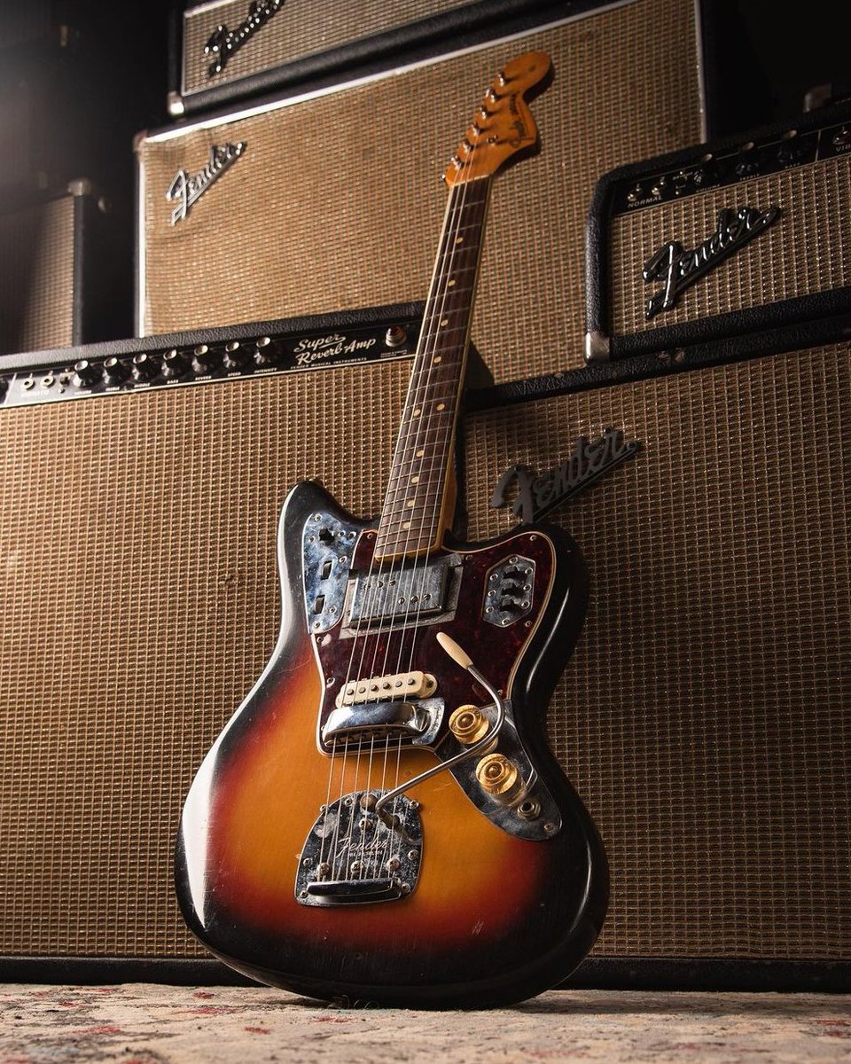 muerdekeroyo's tweet photo. 1966 Fender Jaguar #guitar #Fender #FenderFriday https://t.co/Xw0zHHLW1m