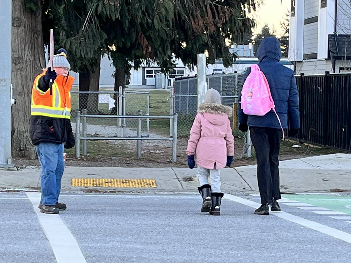 PLaFramLo's tweet photo. A huge thank you to our school crossing guards who show up everyday, even in -15 temps, to keep our kids and community safe!  #everydayheroes #abbotsford @AbbotsfordSD https://t.co/8YmCR8Kw1E