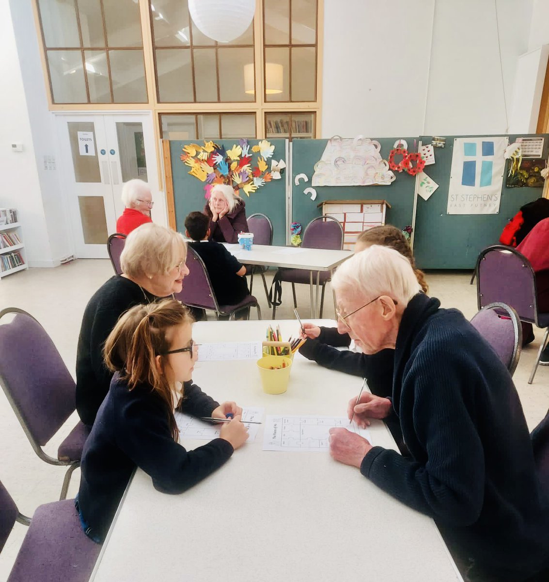 New year, new classes, new friendships! We spent this doing activities to help us get to know our new friends 💕 #grandfriends #intergenerational #community #newyearnewfriends