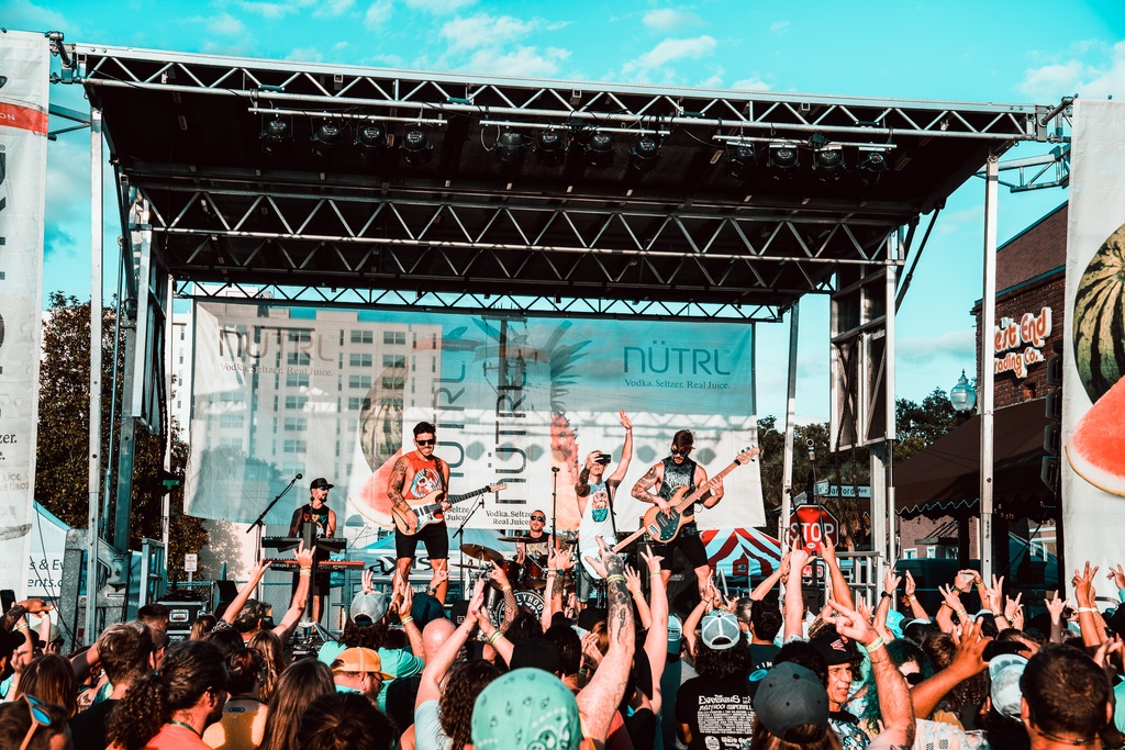 BALLYHOO! tweet media