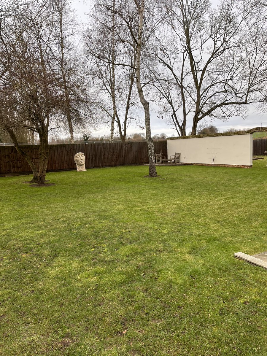 DH_Maintenance's tweet image. So pleased it was a #frostfree day 👍 having cleared #stormfall off front yesterday note of the same this morning &amp;amp; able to get much needed #topping #cuts done before the #temps drop again #next #week - really pleased with #main #lawn doing well - others needing some help 👍