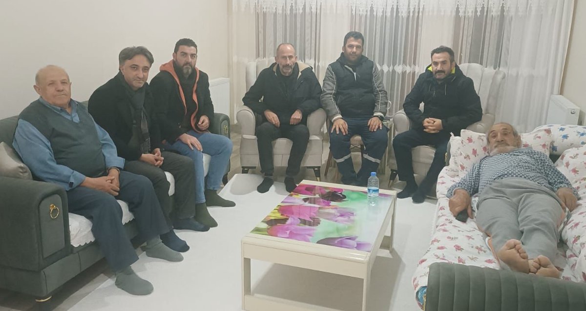 AK Parti Zara İlçe Başkanımız Ahmet Okur, yönetim kurulu üyelerimiz birlikteliğinde yakın zamanda ameliyat olan Şakir Doğan’ı hanesinde ziyaret ederek geçmiş olsun temennisinde bulundu. <a href="/Akparti/">AK Parti</a> <a href="/RTErdogan/">Recep Tayyip Erdoğan</a>