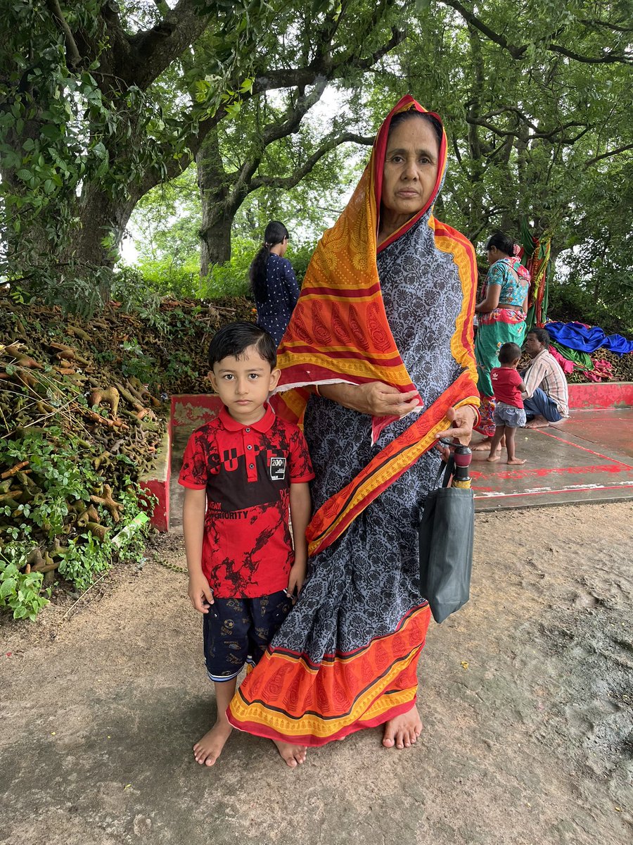 imranhossain87's tweet photo. মা ও আরিশ পীরতলায় https://t.co/A5zvZPtHdc