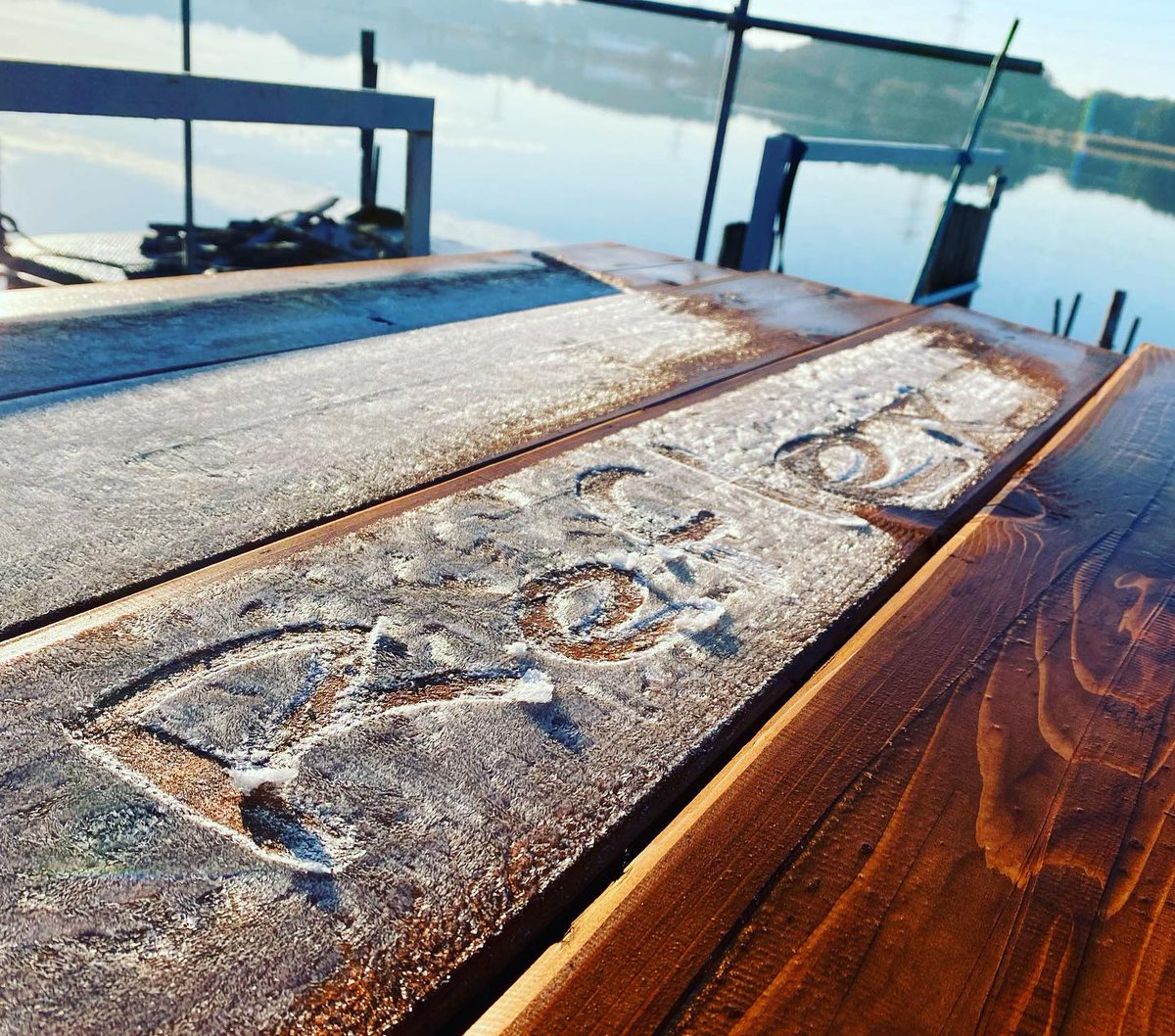 Are you wishing for the summer to come back already?!🌴 🌞🙏 How cold is the temperature for you?  🌡️

📷 yuskiwaterski

 #SummerVibes #WarmWeather #weskireflex #waterskiing #sunshine #lakelife