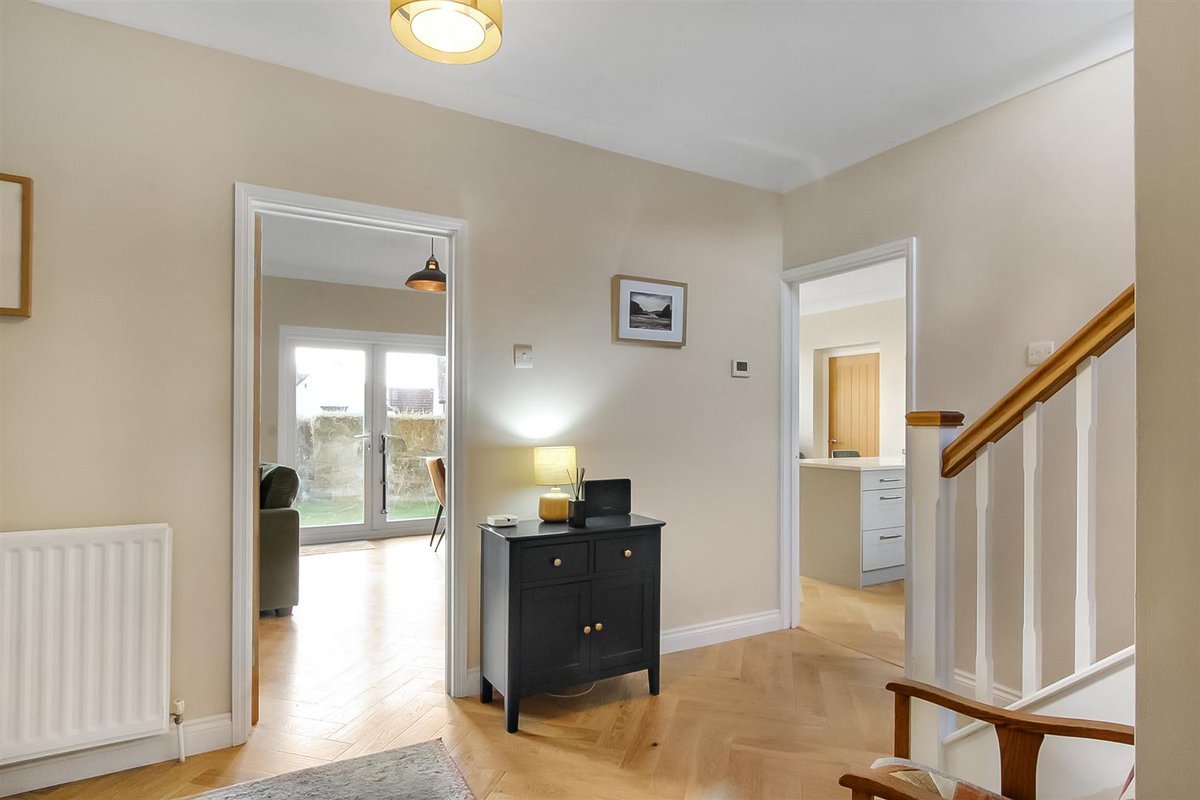 TheCarverGroup's tweet photo. 📍Ingleton, Darlington

A beautifully presented family home located in a picturesque rural setting.

With a spacious living/dining room, kitchen/breakfast room, 3 bedrooms, family bathroom, en-suite and gardens and off street parking.

🏡£299,950
🔗https://t.co/1O8vwT0FKt https://t.co/68JEtPpBPB