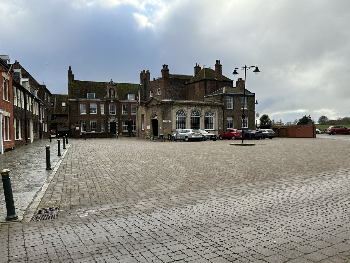 Robert Flute tweet media