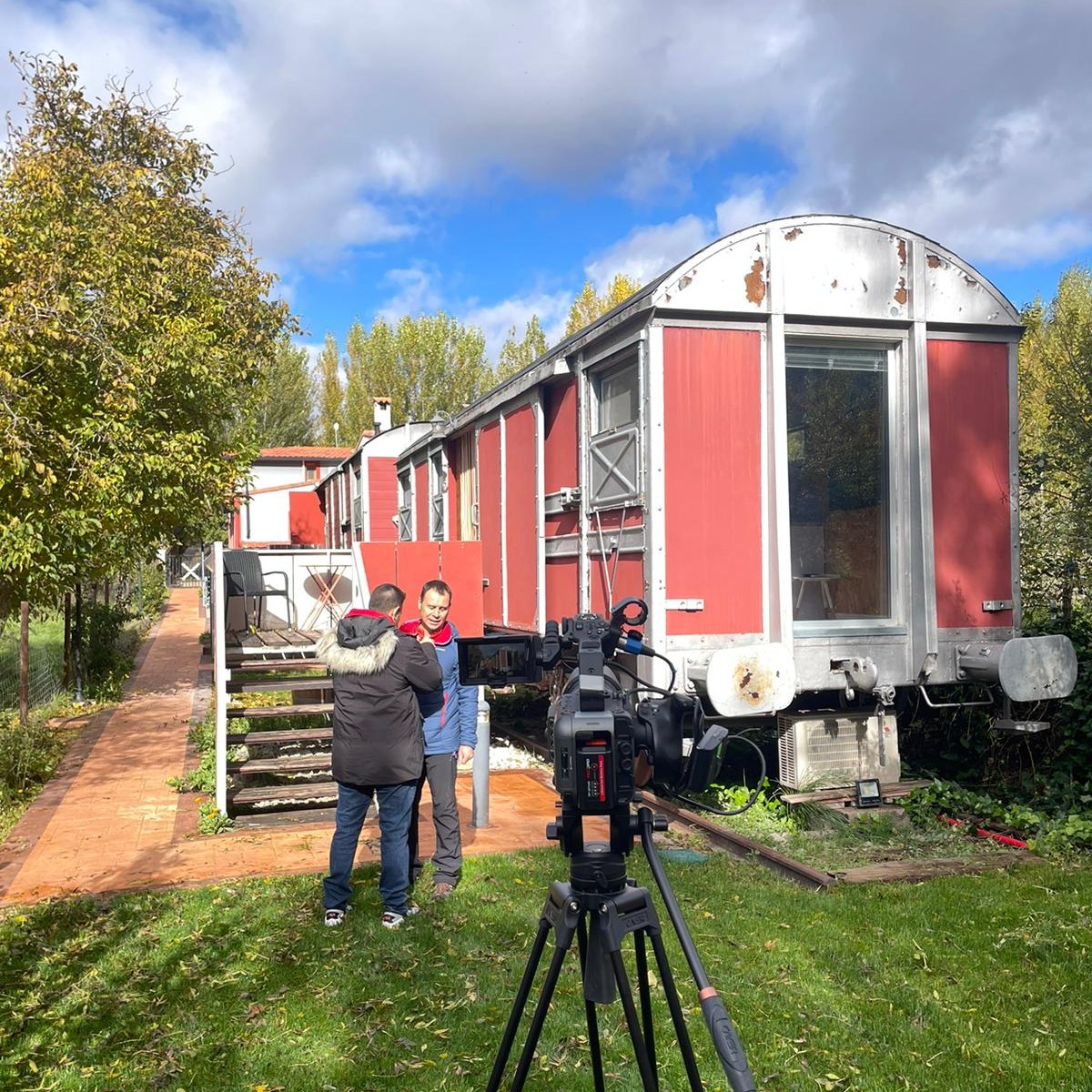 AdelSierraNorte's tweet photo. 🎥 Agrosfera, el programa de @la2_tve emite mañana (10h) el programa que grabó en la #sierranorteguadalajara, y concretamente a #Baides y #HuérmecesDelCerro, siguiendo algunos de los proyectos que se han llevado a cabo, o mejorado, con fondos  ADEL 
👉 No os lo perdáis ‼️ https://t.co/2Om8dd2TlV