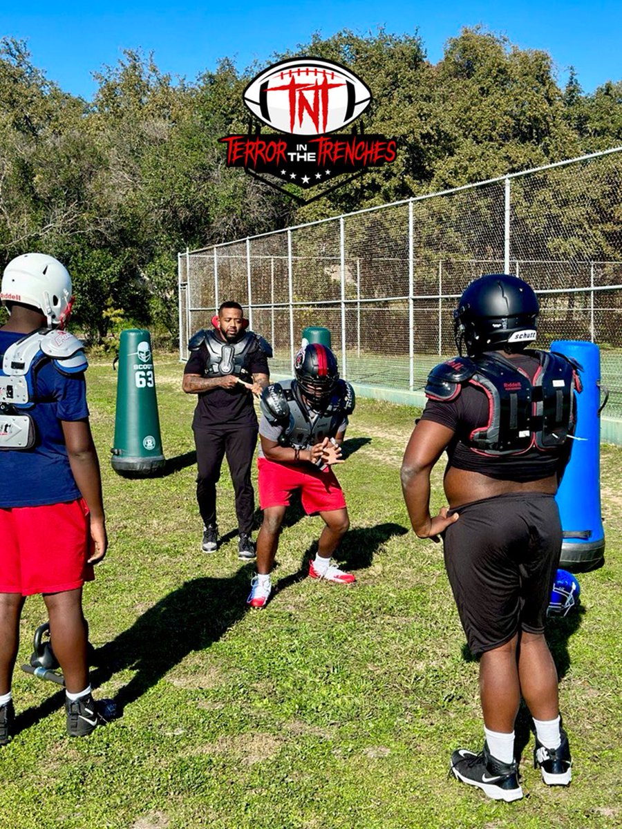 CoachTonyTNT's tweet photo. These #OffensiveLinemen are in town for the @StatesGames #AllStar #BowlGame and instead of sleeping in their hotel room until night practice, they #strappedup with #TNTFootball for a #Linemen #OTA. Four hours later and fully equipped with more #Footballintelligence 🏈🧨 https://t.co/8l7aVLoK1g