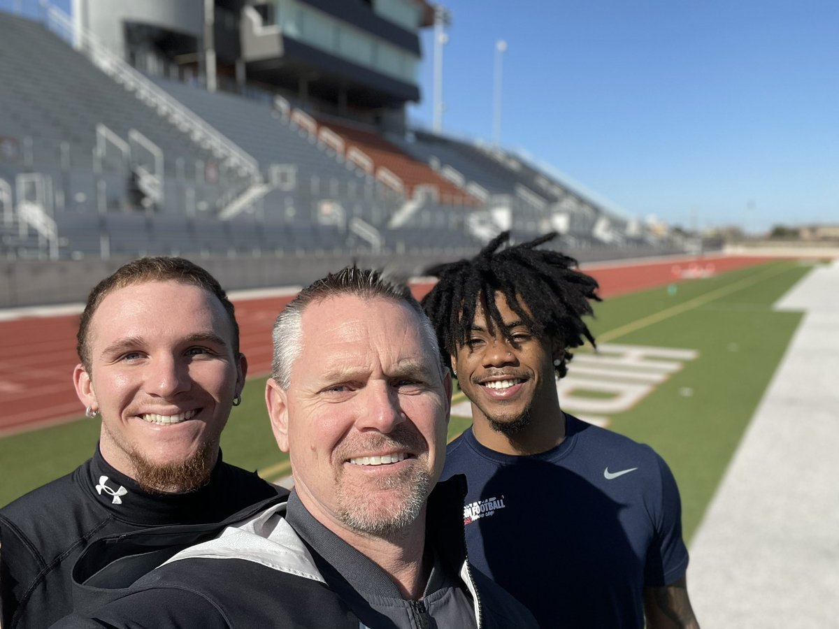 coachlaplante's tweet photo. Always good to have our #nextlevelhippos π¦π¦π¦ back on campus. It was great to catch up with my guys @BrockBujnoch and @Dajonharrison3 this week and hear about their opportunities and all the good things they are doing!!! @hippoathletics #buildingchampions https://t.co/gpqb8vXHdi