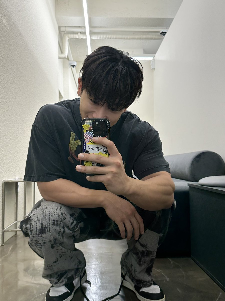 manifesting a good friday. have a good day, babies.