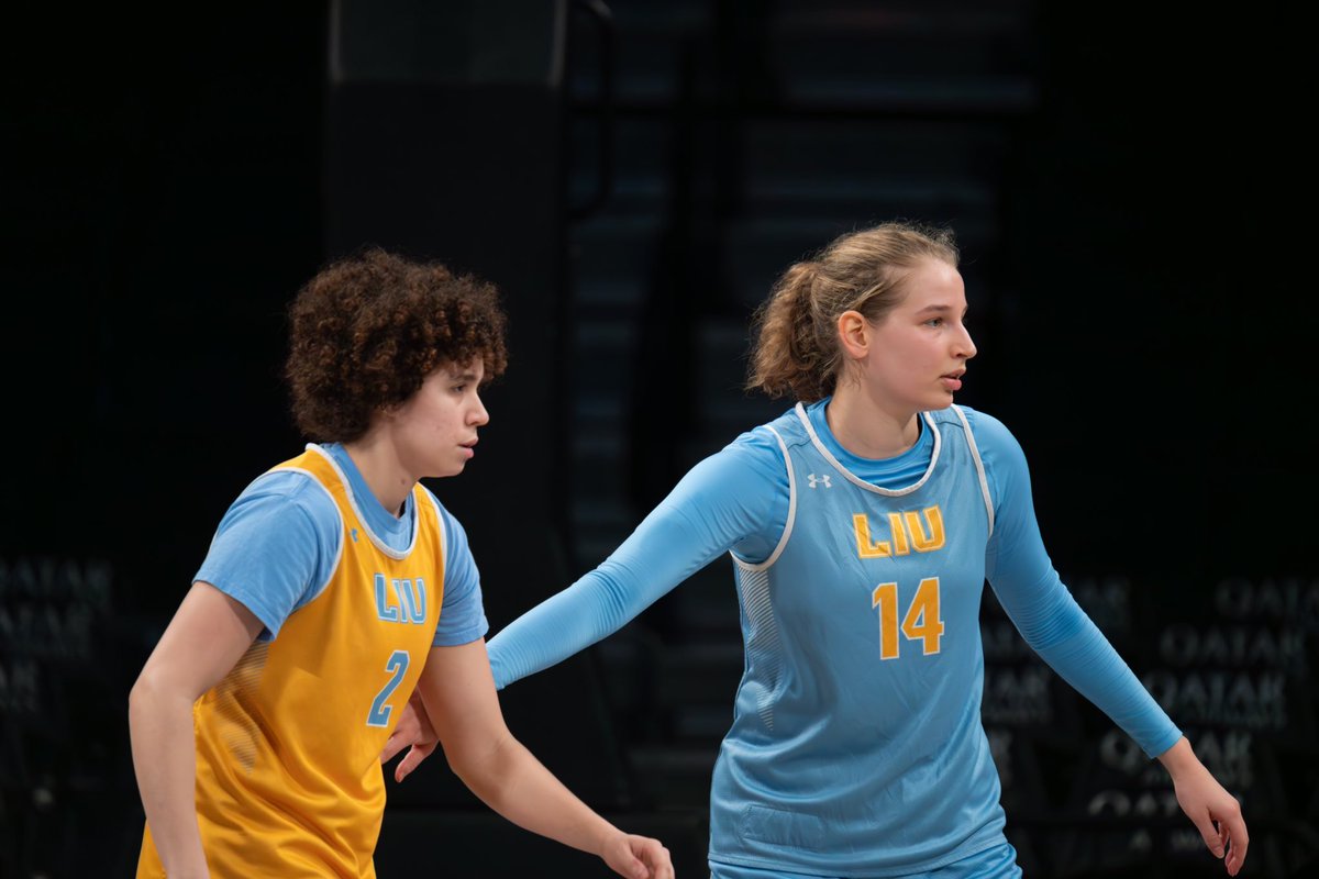 SharksWBB's tweet photo. Just Reminiscing 🦈
#ONELIU | #RiseOverRun https://t.co/6n0UGqBAtt