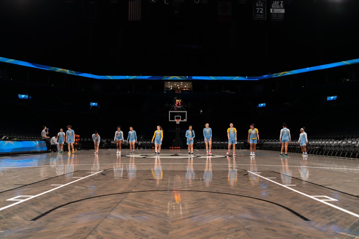 SharksWBB's tweet photo. Just Reminiscing 🦈
#ONELIU | #RiseOverRun https://t.co/6n0UGqBAtt