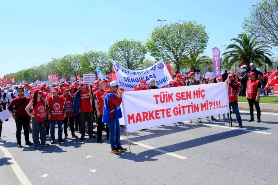 UygarUsk's tweet photo. Enflasyon farkı ile bu işler olmuyor...  
Daha elimize geçmeden eriyor. 
Kamu işçilerinin alım gücünü yükseltecek olan "SEYYANEN ZAM"dır. 
Şarttır, aceledir! 
#kamuiscilerizamistiyor 
#SeyyanenZam
@isikhanvedat
@memetsimsek https://t.co/B1yFYRukIO