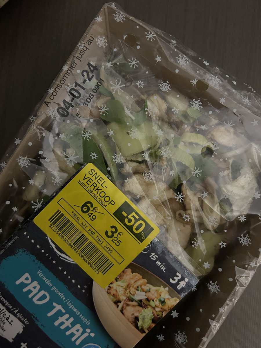 Dat kan toch niet de bedoeling zijn? Dan doe je eens <a href="/TooGoodToGo_NL/">TooGoodToGo NL</a>  bij <a href="/Carrefour_bnews/">Carrefour BE news</a> Ninove op een vrijdagavond. Krijg je iets mee dat al meer dan een week vervallen is. #bedot #ShameOnYou