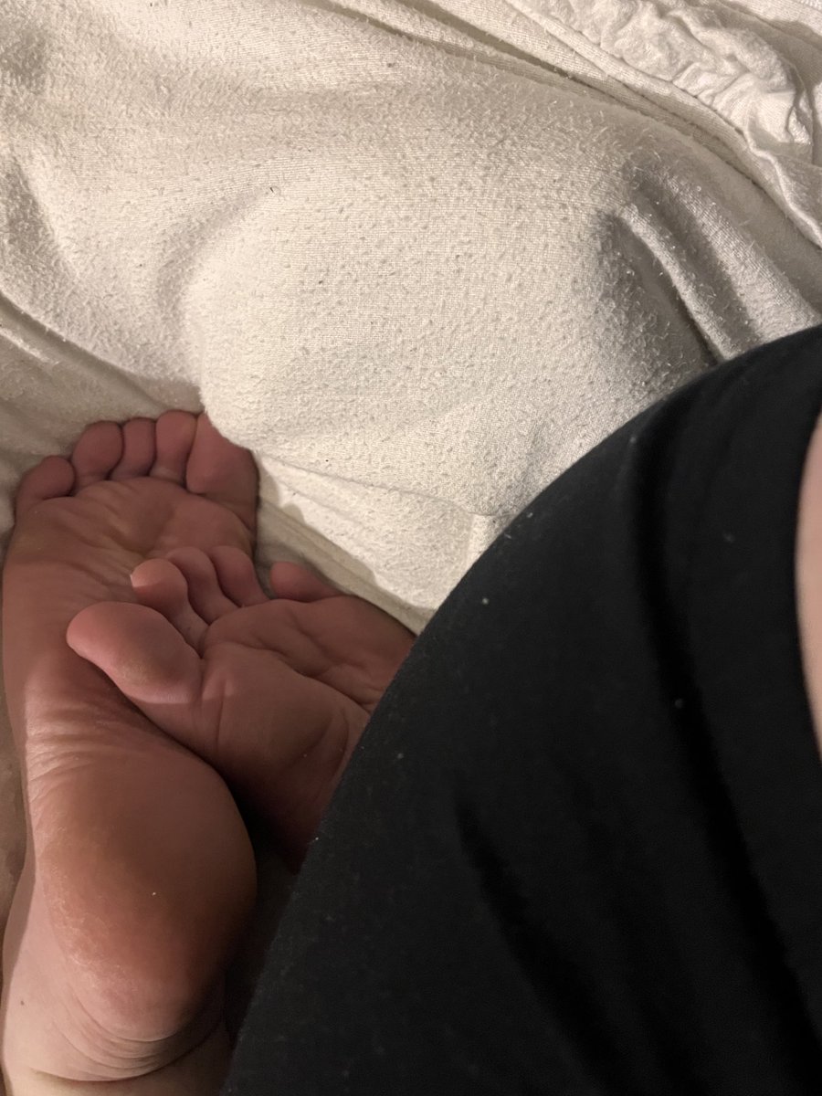 fvdirtyfeet's tweet photo. Ich will euer Geld haben ihr dreckigen Schweine dm me 

#feet #feetseller #feetpic #feet_pic #FinDom #findomcash #findoms #füße #fußfetisch #soles #moneydom #slave https://t.co/wHyu4Ie7sp
