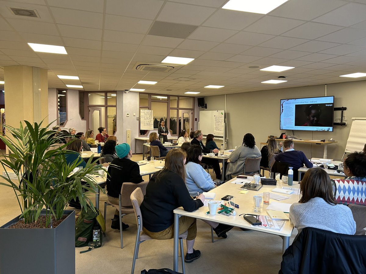 cdltISA's tweet photo. What a stimulating first day with @angeaow in her DEIJ Advocacy workshop! From making MEANING , defining DIVERSITY and exploring RESPECT vs DIGNITY to exploring well curated examples of VOICE and LIVED EXPERIENCE. Looking forward to day 2! https://t.co/8ANJxbcYpZ