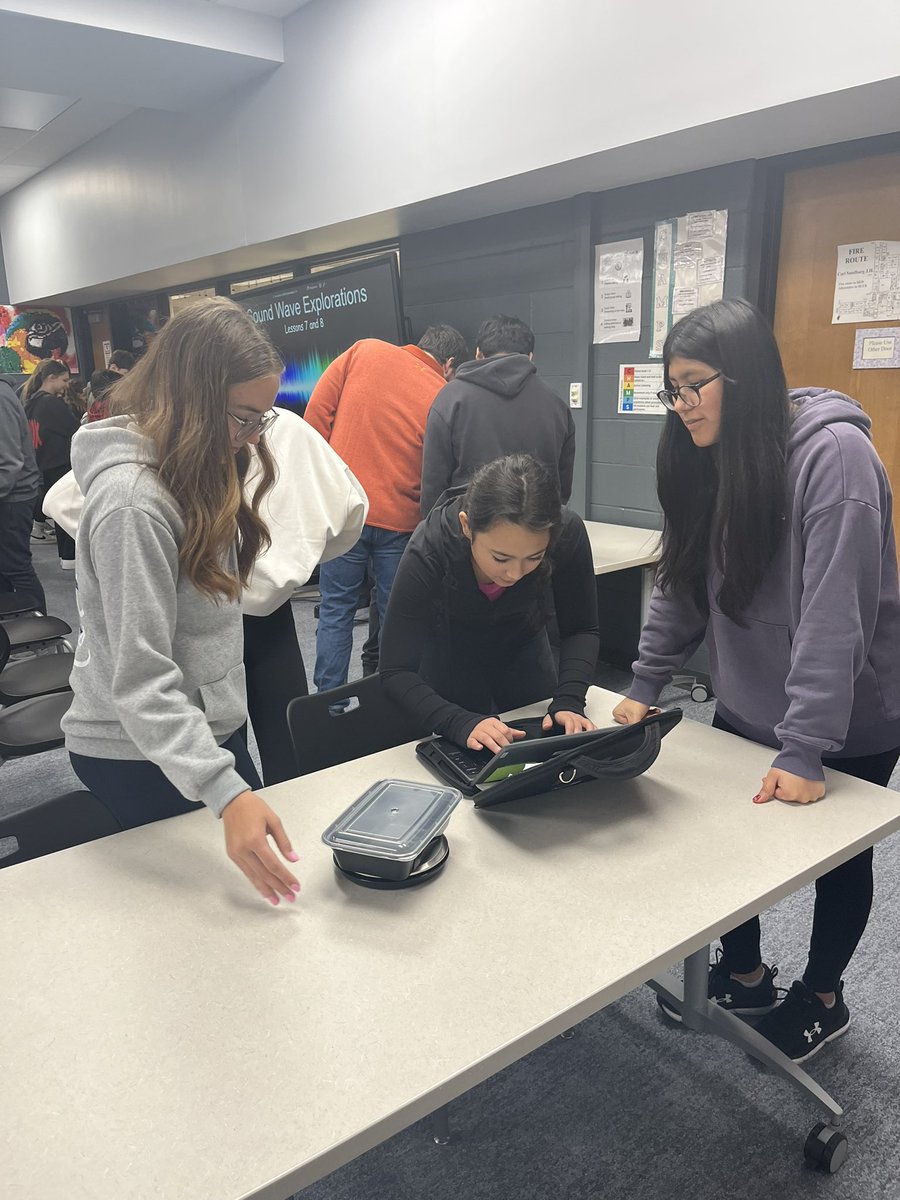 omalley_tracy's tweet photo. This week our 8th grade science classes participated in some self guided exploration stations in the library as part of their Sound Waves unit. @CSJHWildcats @D15Schools #LITin15 #ProudToBe15 https://t.co/LEx8WEp0W1