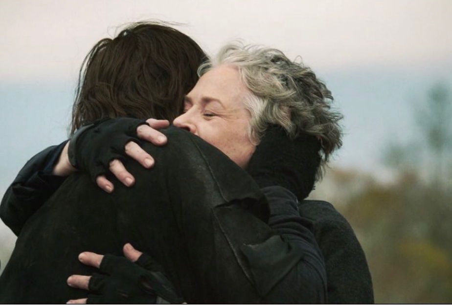 Their first hug, and last hug (for now) 🥹🥹♥️ #caryl #twddaryldixon #bookofcarol