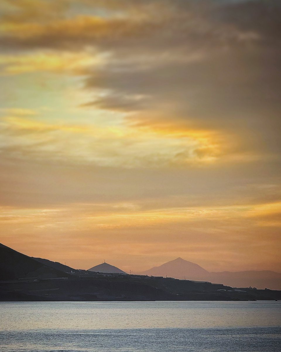 Naranja &amp; calima… la combinación perfecta 
.
#LasCanterasLifestyle
#ViveLasCanteras 

#walkinglascanteras
#CompartirLasCanteras
#LasCanteras
#playadelascanteras 
#lascanterasbeach