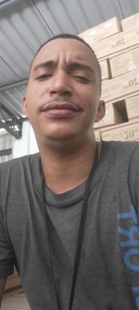 Nós trampa o dia inteiro. Pra lá na frente conquistar o que eu quero 👊😎