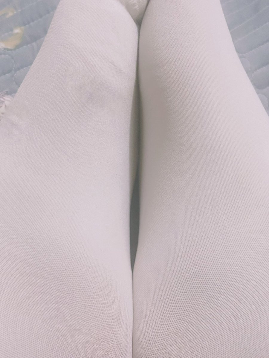 我需要更多挠脚心（？）
#白丝 #tk #挠脚心