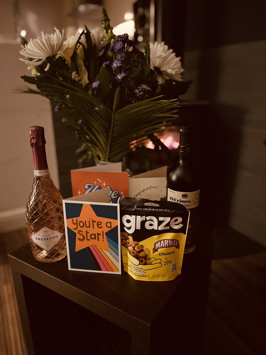 MissSJLong's tweet photo. I might be bidding farewell to the team. But not the mission. 

#PatientExperience 
#patientsafety 

They know me so well! 😆❤️🏥🚨 https://t.co/UuD7XH4H9t