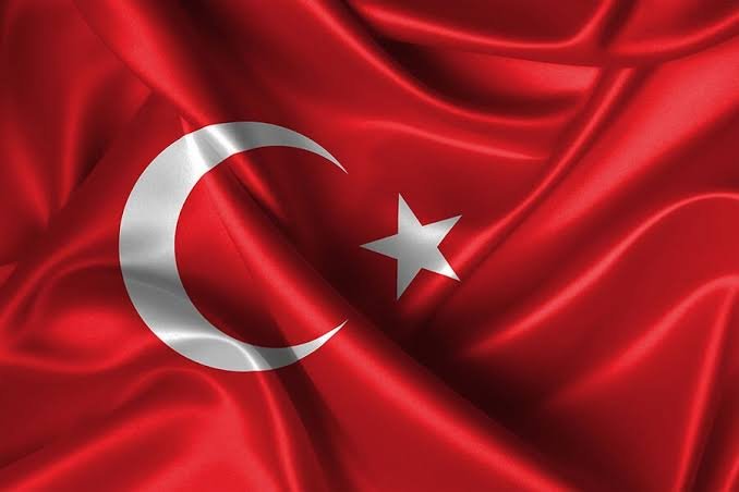 _ercaniris's tweet photo. Ey mavi göklerin beyaz ve kızıl süsü...
Kızkardeşimin gelinliği, şehidimin son örtüsü.
Işık ışık, dalga dalga bayrağım.
Senin destanını okudum,
Senin destanını yazacağım.
                               A. Nihat Asya https://t.co/00xK0M8IIq