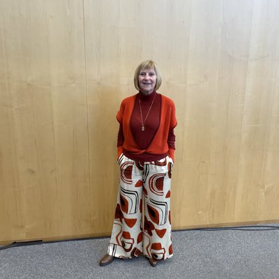 sofiedemeyer's tweet photo. #nieuweprofielfoto Tja, een nieuwe job vraagt ook een nieuwe foto, niet? https://t.co/qfzqM7sOGc