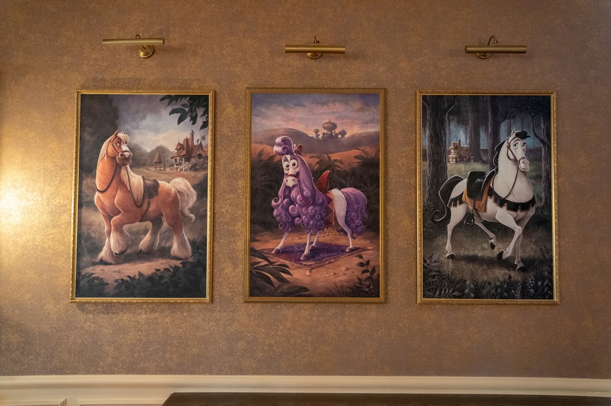 magicdlp_de's tweet photo. In einer Woche eröffnet das Disneyland Paris Hotel seine Türen für die Gäste. Heute wollen wir ein exklusiven Blick auf die unglaublichen Kunstwerke des Royal Banquet im Disneyland Hotel in Paris werfen.

Wie findet ihr die Bilder?

#magicdlp #Disneylandparis https://t.co/tlmQIfBg1Y